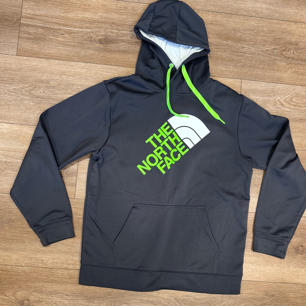 Men’s North Face Hoodie (Large)